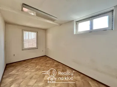Na predaj objekt, 515 m², Nové Zámky, Komárňanská cesta