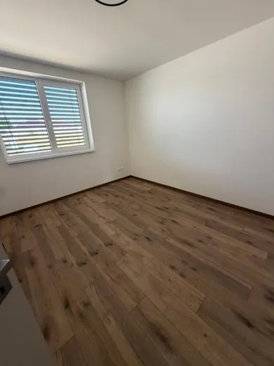 Na prenájom 4-izbový dom, 114 m², Nové Zámky, Platinová