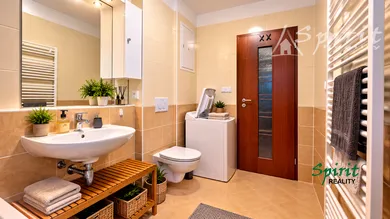 Na prenájom 2-izbový byt, 50 m², Bratislava-Ružinov, Rezedova