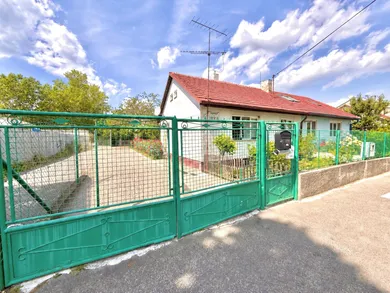 Na predaj dom, 111 m², Bratislava-Ružinov, Jakabova