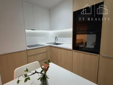 Kiadó lakások, 1-szobás, Trnava · €600