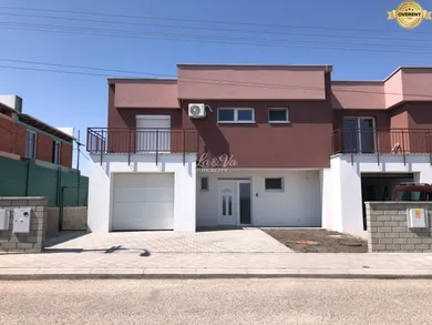 Na predaj 4-izbový dom, 125 m², Šurany