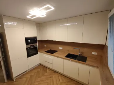 Mieszkania na wynajem, 3-pokojowe, Košice-Sídlisko Ťahanovce · €800