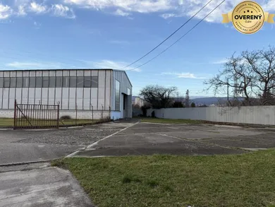 Na prenájom komerčné, 250 m², Bratislava-Rača