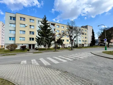Na predaj 4-izbový byt, 92 m², Liptovský Mikuláš, Vrbická