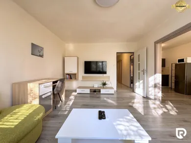Na prenájom 2-izbový byt, 50 m², Trenčín, Považská