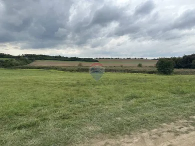 Na predaj pozemok, Lučenec