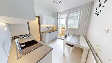 Mieszkania na sprzedaż, 3-pokojowe, Považská Bystrica · €137 000