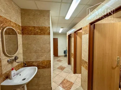 Na prenájom komerčné, 80 m², Holíč, Staničná