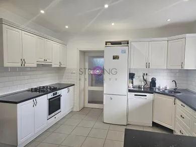 Na predaj 5-izbový dom, 200 m², Ohrady, Hlavná ulica