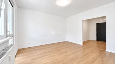 Na predaj 3-izbový byt, 65 m², Bratislava-Dúbravka, Koprivnická
