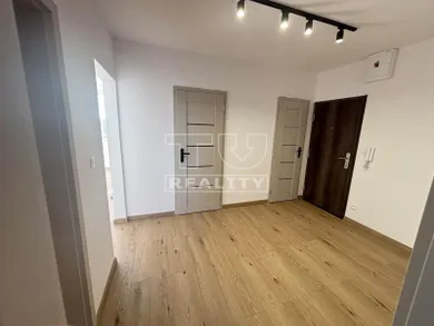 Eladó lakások, 3-szobás, Poprad · €206 000