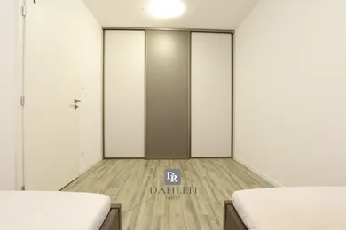 Na prenájom 3-izbový byt, 78 m², Bratislava-Nové Mesto, Nobelova