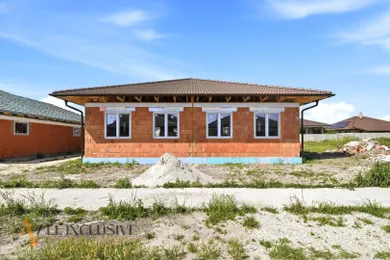 Domy na sprzedaż, 3-pokojowe, Veľký Meder · €156 990