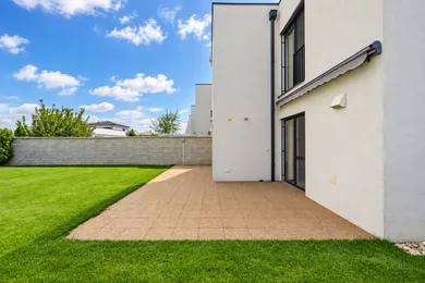 Na predaj 4-izbový dom, 117 m², Bratislava-Podunajské Biskupice