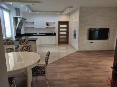 Na predaj 4-izbový byt, 202 m², Prešov, Slánska