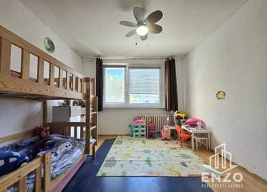 Na predaj 3-izbový byt, 69 m², Bratislava-Dúbravka, Sekurisova