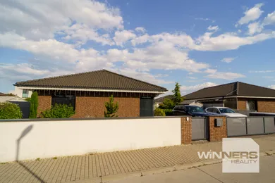 Na predaj 4-izbový dom, 125 m², Miloslavov, Azalková