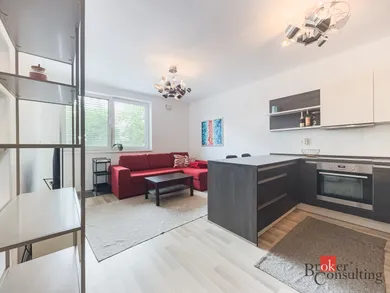 Mieszkania na wynajem, 2-pokojowe, Bratislava-Nové Mesto · €800
