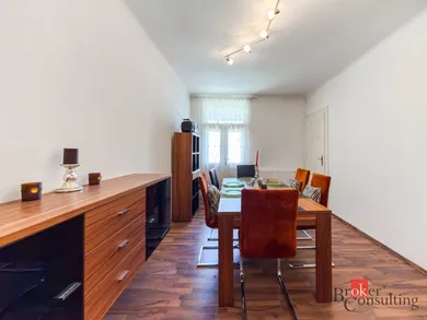 Byty na prenájom 3-izbový, Bratislava-Staré Mesto · €900