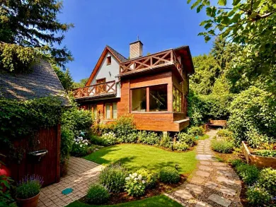Domy na predaj 6-izbový, Modra · €430 000