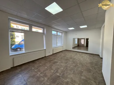Na prenájom komerčné, 81 m², Poprad, Hviezdoslavova