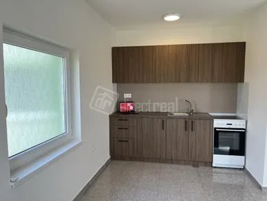 Na prenájom 2-izbový byt, 47 m², Šurany, Kostolná