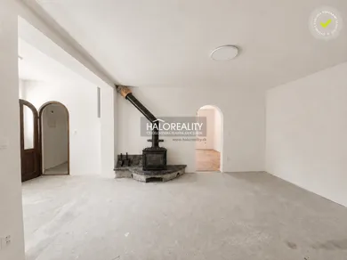 Na predaj dom, 85 m², Kolárovo