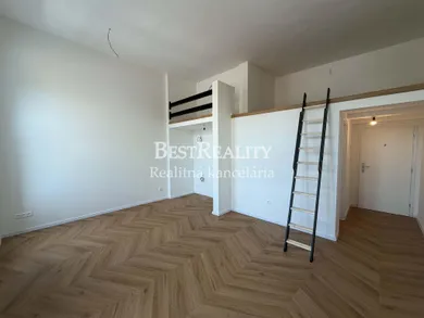 Na predaj 1-izbový byt, 40 m², Stupava, Hlavná