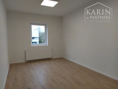 Commercial Properties for rent in Bratislava-Dúbravka · €295