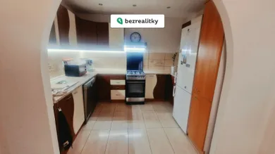 Na predaj 2-izbový dom, 89 m², Bratislava-Rača