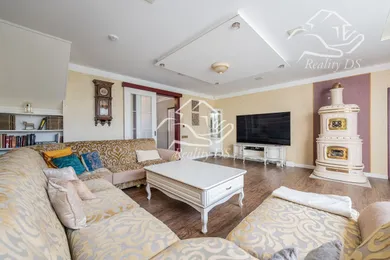 Na predaj 5-izbový dom, 220 m², Šamorín