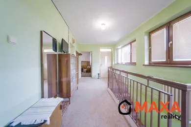 Na predaj 3-izbový dom, 200 m², Malá Lehota
