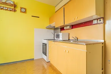 Na predaj 3-izbový byt, 73 m², Vrbové, 6. apríla