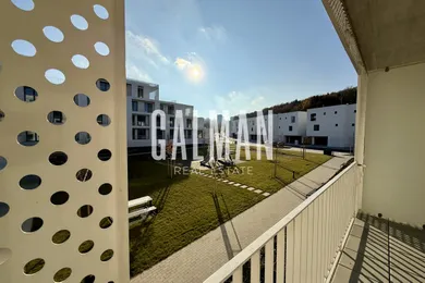 Na predaj 2-izbový byt, 50 m², Bratislava-Dúbravka, Agátova