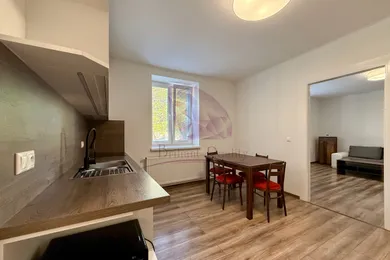 Na prenájom 2-izbový byt, 78 m², Leopoldov, Nádražná