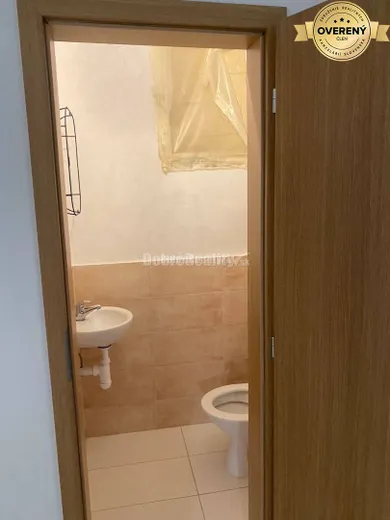 Na prenájom komerčné, 94 m², Banská Štiavnica, Andreja Kmeťa