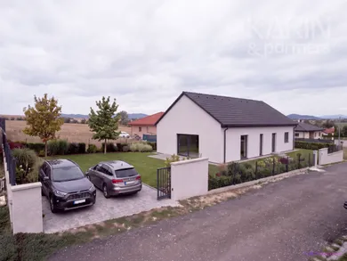 Na predaj 3-izbový dom, 102 m², Golianovo