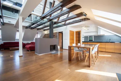 Byty na prenájom 3-izbový, Bratislava-Staré Mesto · €2 200