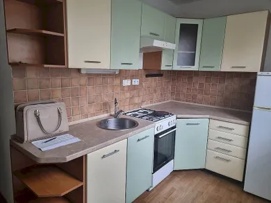 Mieszkania na wynajem, 3-pokojowe, Martin · €580
