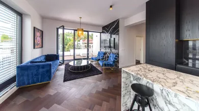 Na prenájom 4-izbový byt, 102 m², Bratislava-Staré Mesto, Vlčkova