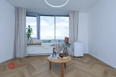 Na predaj 1-izbový byt, 39 m², Bratislava-Nové Mesto, Bajkalská