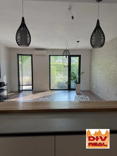 Na prenájom 2-izbový byt, 83 m², Bratislava-Staré Mesto, Havlíčkova