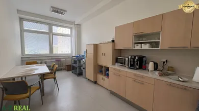 Na prenájom komerčné, 150 m², Bratislava-Ružinov, Drieňová