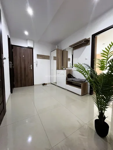 Na predaj 3-izbový byt, 84 m², Levice, Ul. Z. Nejedlého