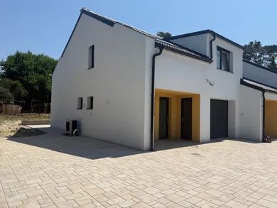 Domy na sprzedaż, Kostolište · €268 900