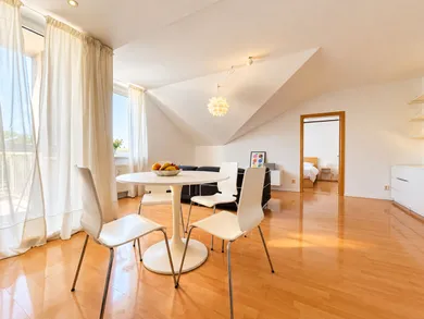 Na prenájom 2-izbový byt, 54 m², Bratislava-Karlova Ves, Špieszova
