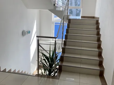 Na prenájom 6-izbový dom, 193 m², Bratislava-Ružinov