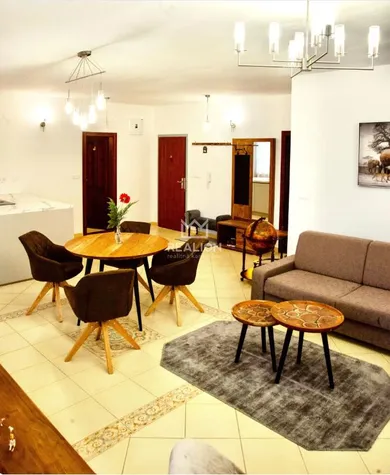 Na prenájom 3-izbový byt, 80 m², Bratislava-Petržalka, Šustekova