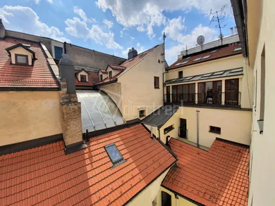 Na predaj 2-izbový byt, 94 m², Bratislava-Staré Mesto